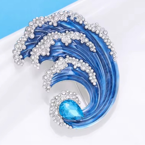 Betsey Johnson Schiaparelli Style Large Blue and Silver Wave Brooch - Picture 4 of 6